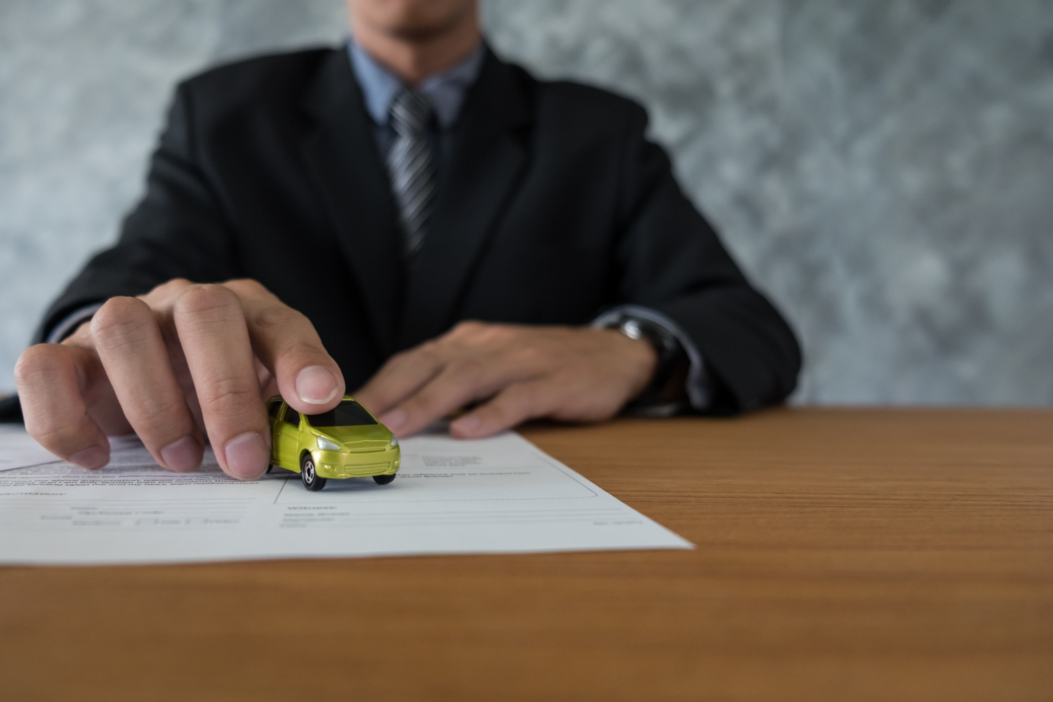 5 Reasons to Hire a Car Accident Lawyer After a Crash